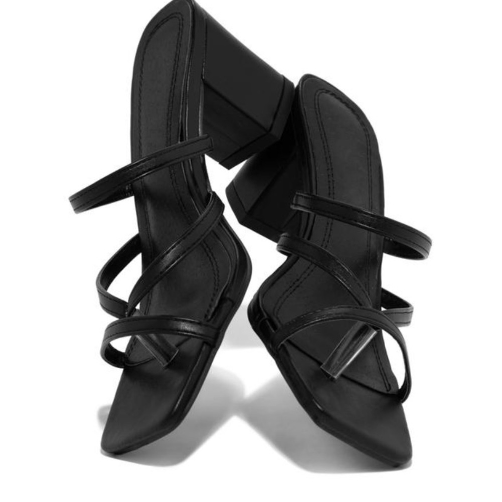 “Kamilla mid heel” shoes
